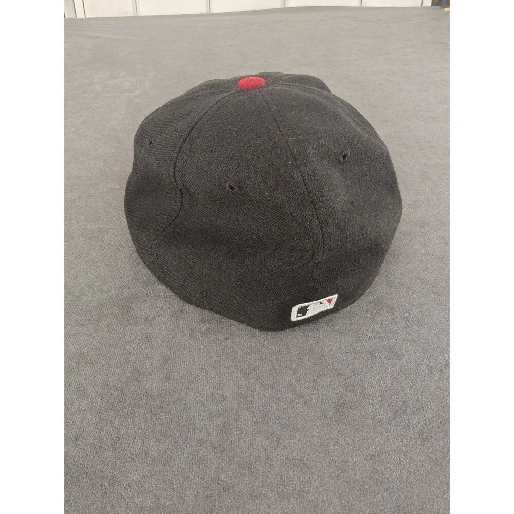 New Era 59FIFTY Cincinnati Reds Fitted Hat 7 1/2 Black Red MLB On Field Cap